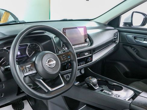 Used 2024 Nissan Rogue SV FWD image 22