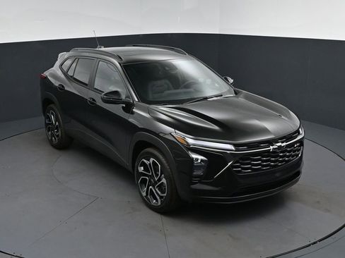 New 2026 Chevrolet Trax RS w/ Sunroof Package FWD image 1