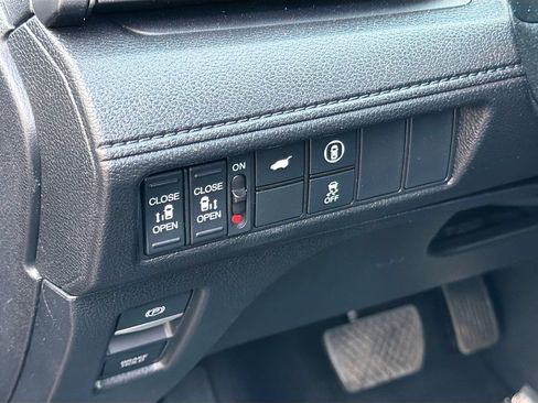 Used 2024 Honda Odyssey EX-L image 10