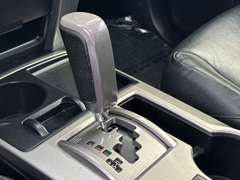 Used 2010 Toyota 4Runner Limited image 25