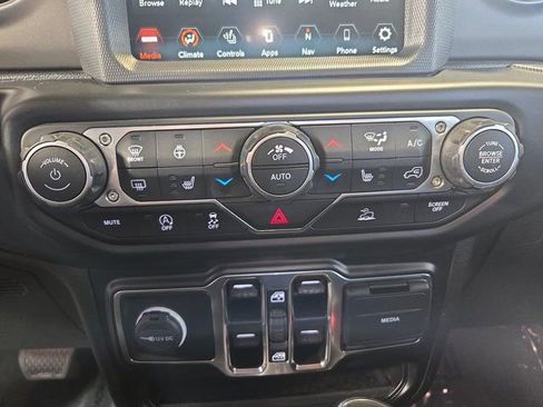 Used 2022 Jeep Gladiator Sport AWD/4WD image 25