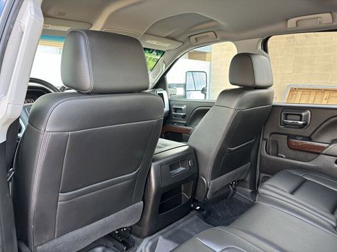 Used 2018 GMC Sierra 3500 SLT image 29