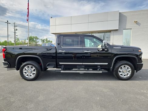 Used 2025 Chevrolet Silverado 2500 High Country w/ Technology Package AWD/4WD image 7