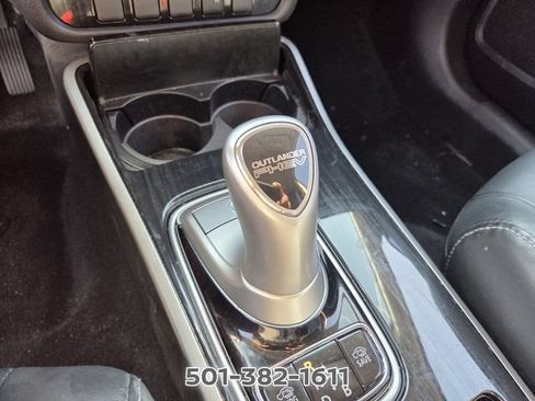 Used 2018 Mitsubishi Outlander SEL AWD/4WD image 23