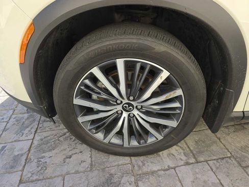 Used 2024 INFINITI QX60 Sensory w/ Vision Package image 9