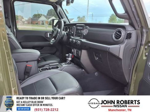 Used 2023 Jeep Wrangler Unlimited Sahara image 19