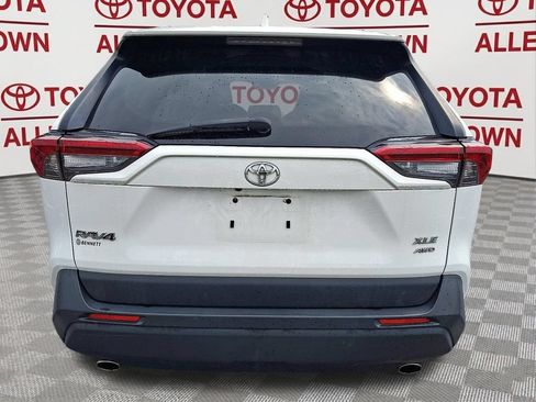 Used 2019 Toyota RAV4 XLE w/ Carpet Mat Package AWD/4WD image 6