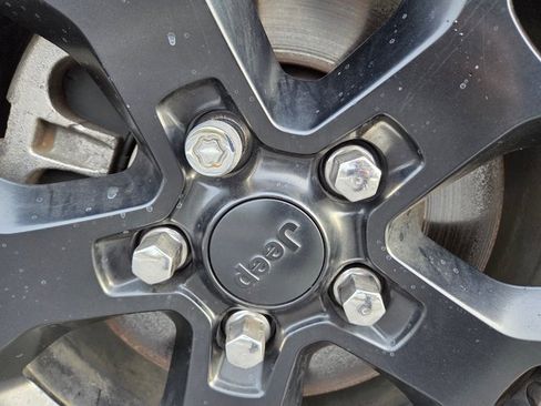 Used 2021 Jeep Wrangler Sport image 5