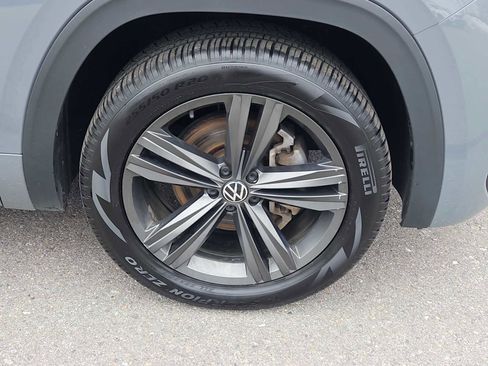 Used 2022 Volkswagen Atlas Cross Sport SEL R-Line AWD/4WD image 10