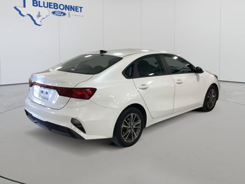 Used 2022 Kia Forte LXS FWD image 4