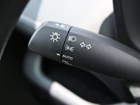 Used 2025 Toyota RAV4 XLE FWD image 13