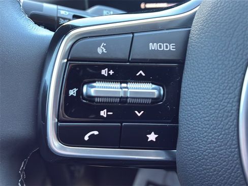 Used 2025 Kia Sorento EX image 33
