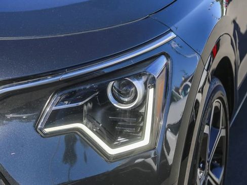 Used 2023 Kia Niro EX Touring image 6
