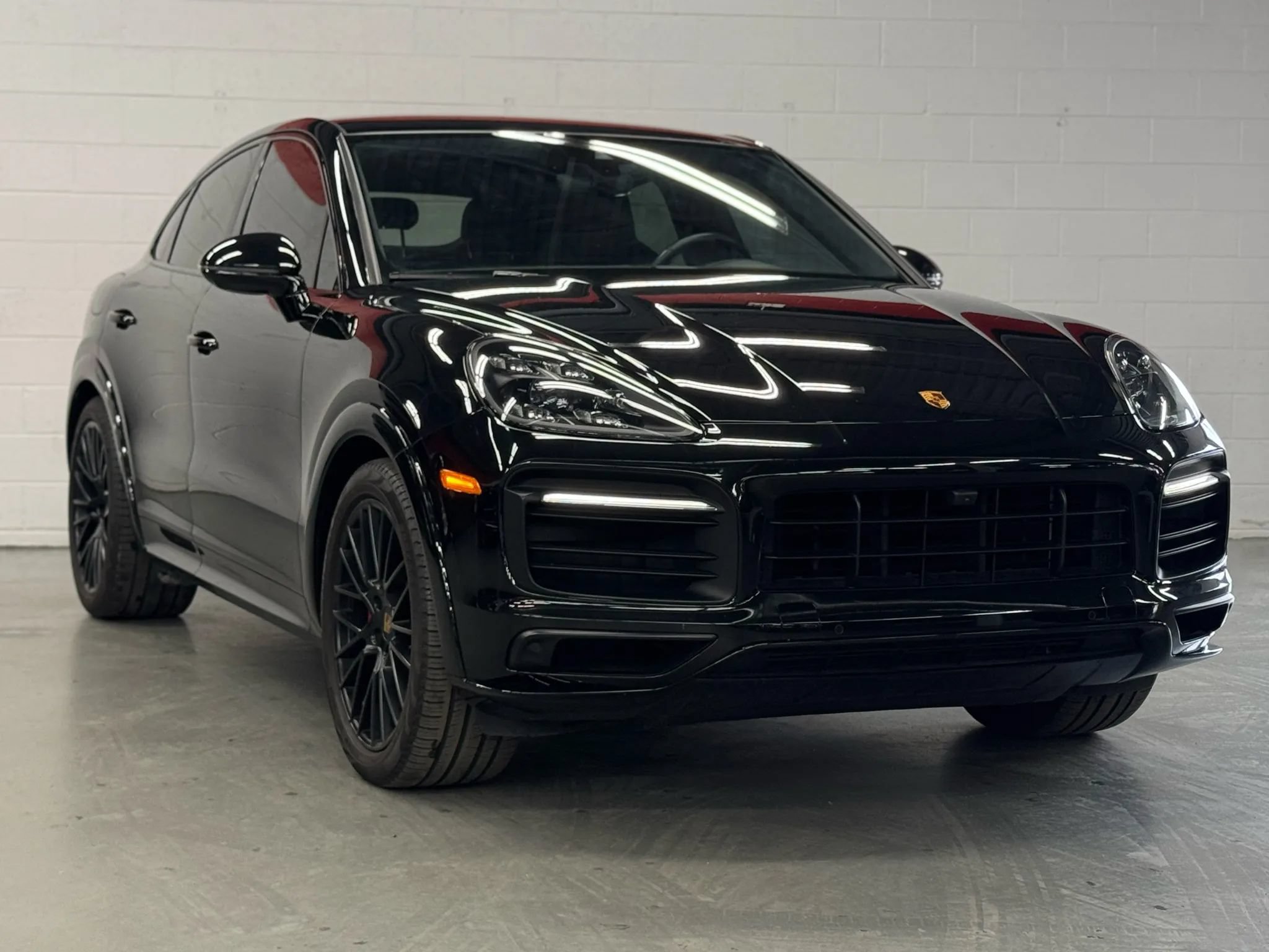 Used 2023 Porsche Cayenne GTS AWD/4WD image 11