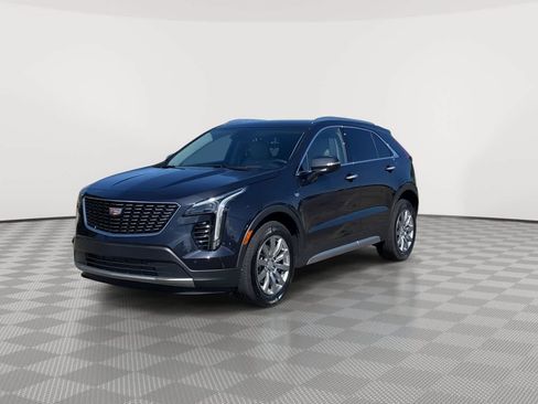 Used 2023 Cadillac XT4 Premium Luxury w/ Technology Package AWD/4WD image 4