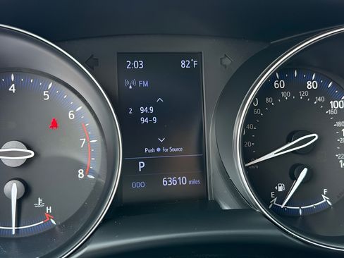 Used 2020 Toyota C-HR XLE FWD image 38