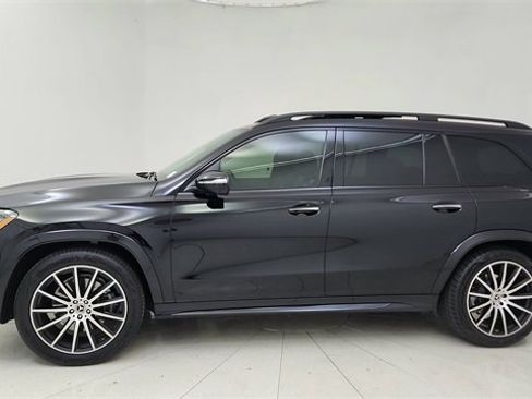 Used 2025 Mercedes-Benz GLS 450 4MATIC image 3