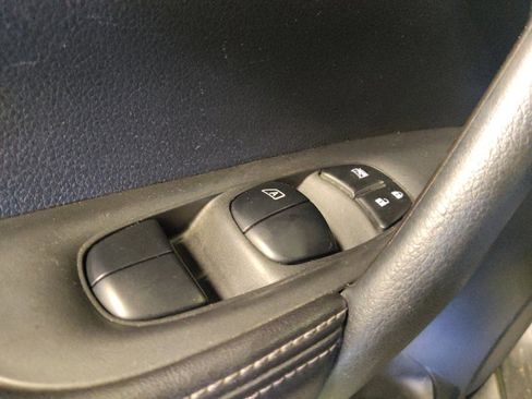 Used 2020 Nissan Rogue SV w/ Sun & Sound Touring Package FWD image 27