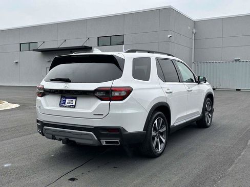 Certified 2025 Honda Pilot Touring image 28