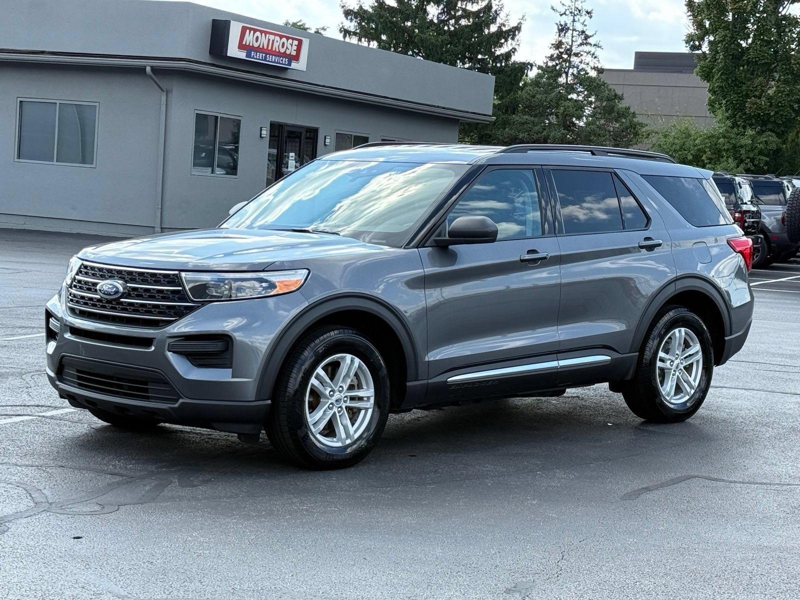 Used 2024 Ford Explorer XLT w/ Class IV Trailer Tow Package AWD/4WD image 8