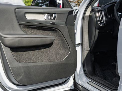 Used 2026 Volvo XC40 B5 Plus w/ Protection Package Premier image 38