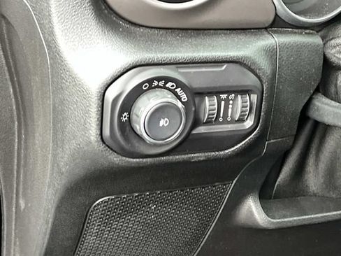 Used 2018 Jeep Wrangler Unlimited Sport S AWD/4WD image 27