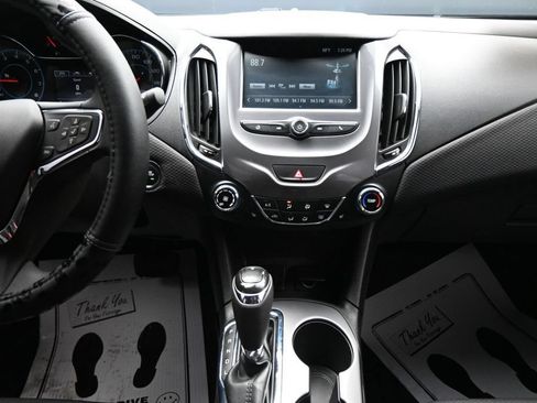 Used 2016 Chevrolet Cruze LT w/ Convenience Package FWD image 17