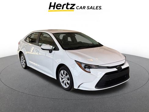 Used 2025 Toyota Corolla LE image 1