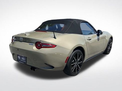 Used 2024 MAZDA MX-5 Miata Grand Touring w/ Weather Package RWD image 3