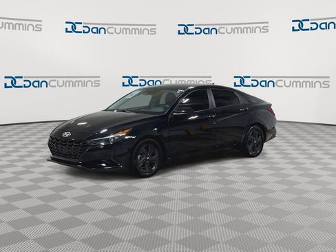 Used 2021 Hyundai Elantra SEL FWD image 4