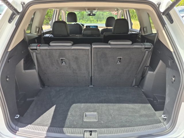 Used 2025 Volkswagen Atlas SE FWD image 28