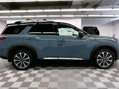 New 2026 Nissan Pathfinder Platinum AWD/4WD image 19