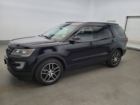 Used 2017 Ford Explorer Sport w/ Equipment Group 401A AWD/4WD image 2