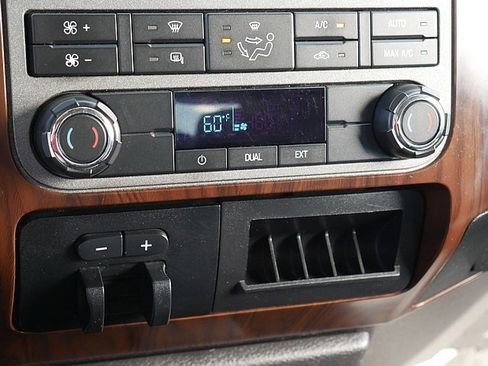 Used 2011 Ford F250 Lariat w/ Chrome Pkg image 37