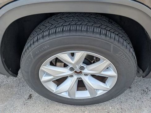 Used 2018 Volkswagen Atlas SEL AWD/4WD image 23