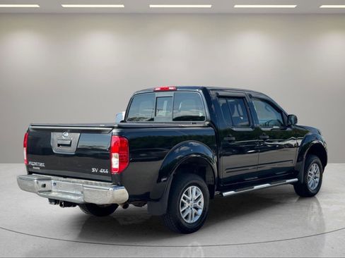 Used 2018 Nissan Frontier SV AWD/4WD image 5