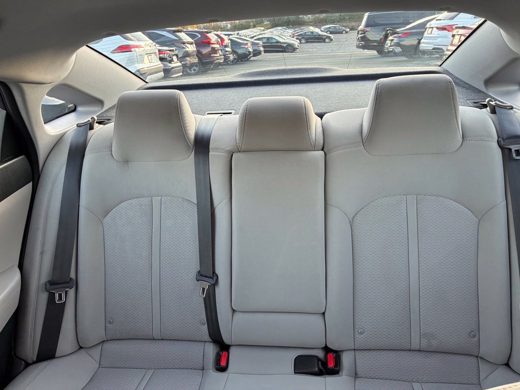 Used 2018 Hyundai Sonata SE FWD image 13