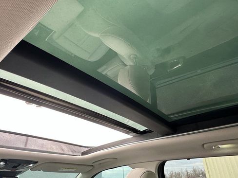 Used 2023 Kia Sorento SX Prestige image 12