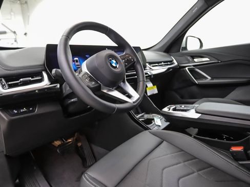 Used 2025 BMW X1 xDrive28i w/ Convenience Package image 10