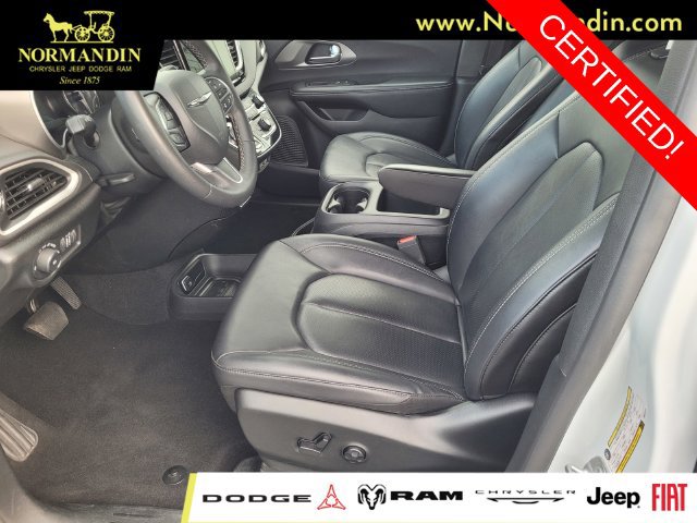 Certified 2025 Chrysler Pacifica Select FWD image 15
