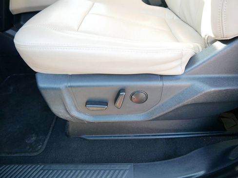 Used 2024 Ford Expedition Max XLT image 8