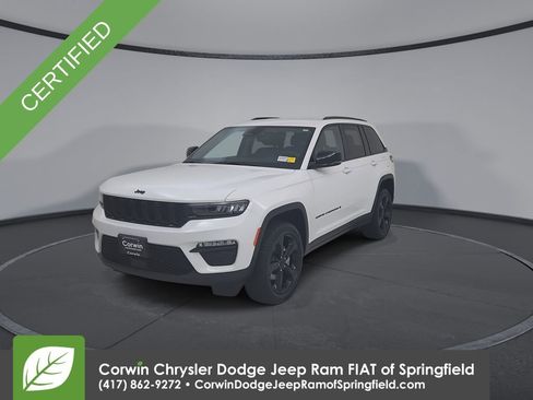 Used 2023 Jeep Grand Cherokee Limited w/ Black Appearance Package image 5