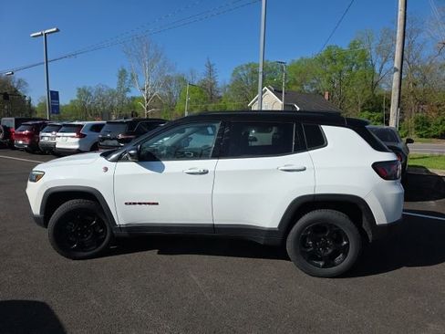 Used 2024 Jeep Compass Trailhawk w/ Trailhawk Elite Group AWD/4WD image 19