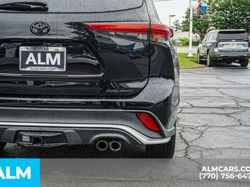 Used 2022 Toyota Highlander XSE AWD/4WD image 18