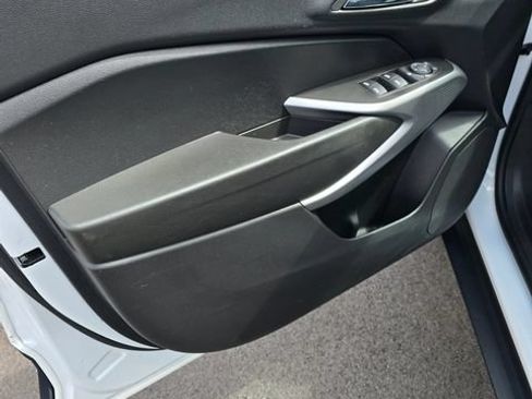 Used 2024 Chevrolet Trax RS w/ Sunroof Package FWD image 14
