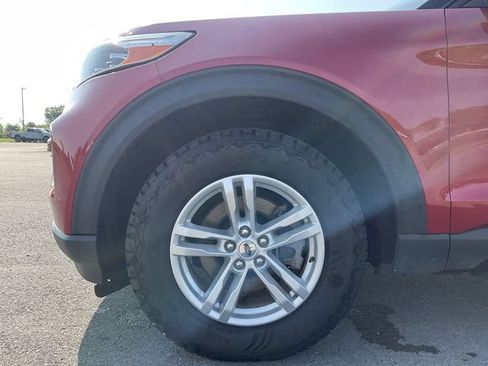 Used 2022 Ford Explorer XLT w/ Class IV Trailer Tow Package AWD/4WD image 11