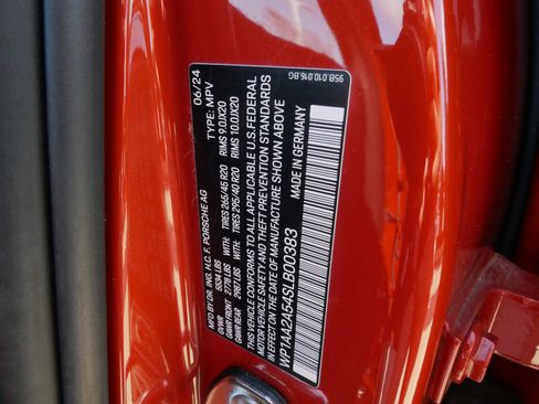 Used 2025 Porsche Macan image 35