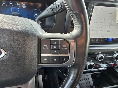 Used 2023 Ford F250 Lariat w/ Chrome Package image 19