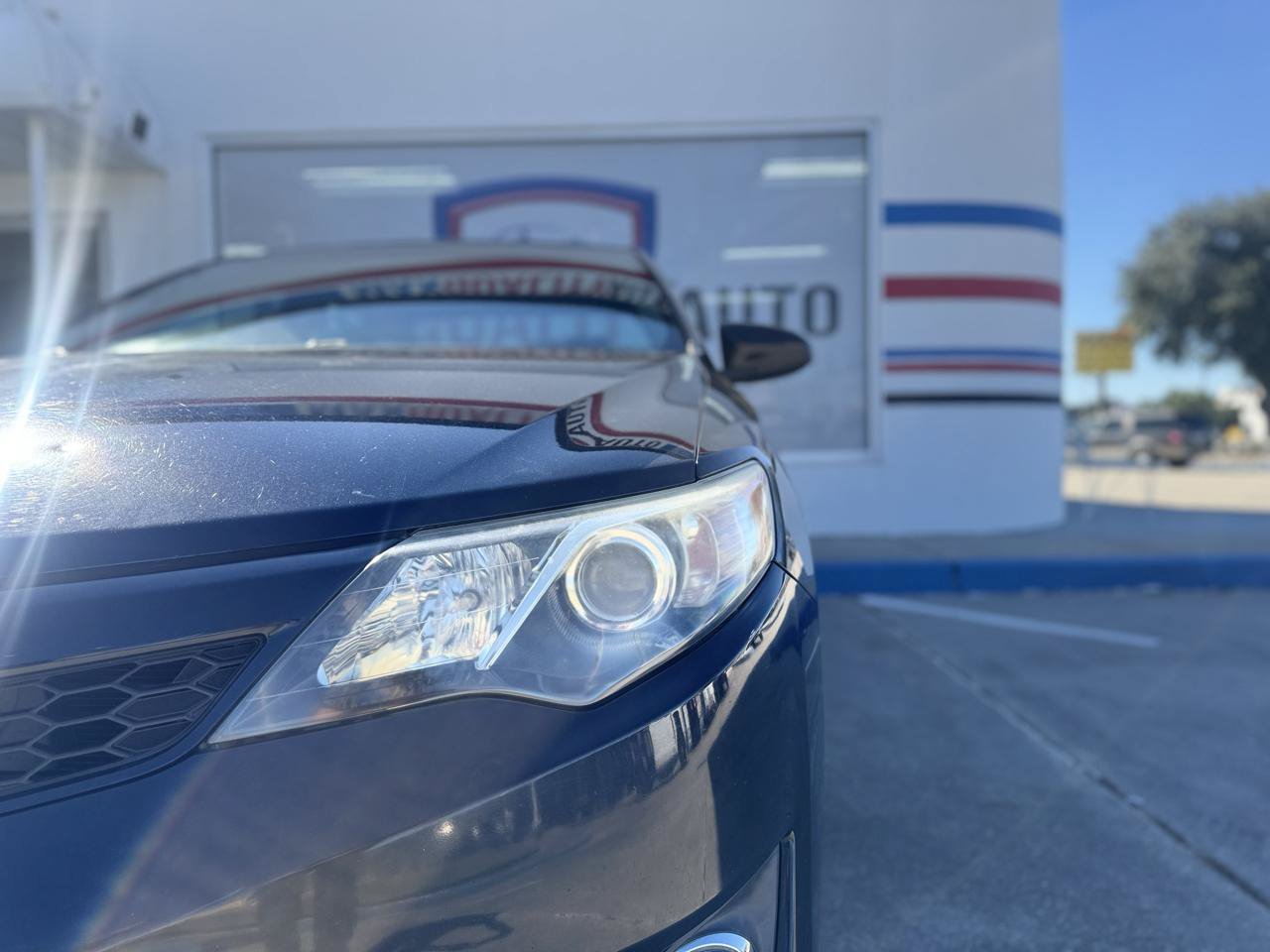 Used 2012 Toyota Camry SE FWD image 11