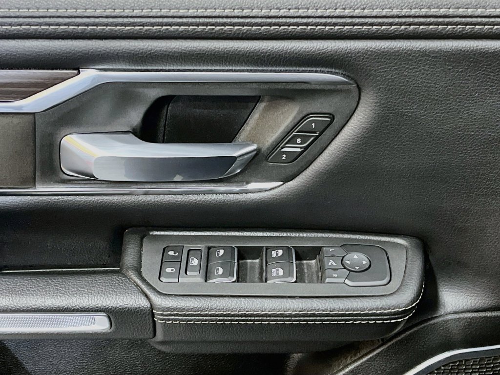 Used 2025 RAM 1500 Laramie w/ Sport Appearance Package AWD/4WD image 18